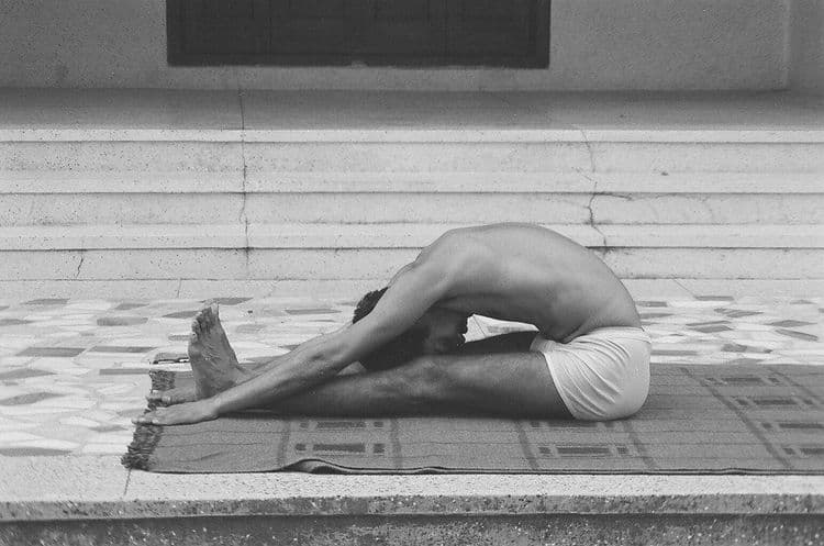 Hatha Yoga, Yoga Niketan, Rishikesh, January 1984 by Dialog Center Images