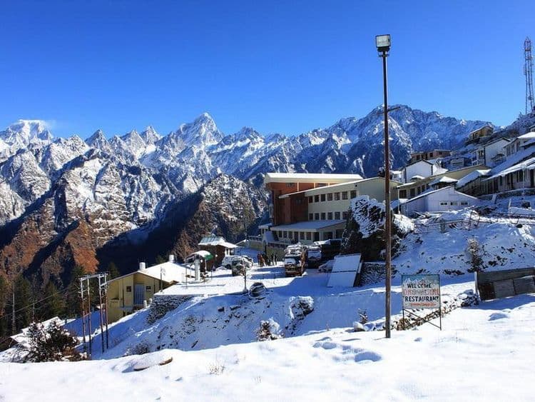 Auli hill station by Mandeep Thander