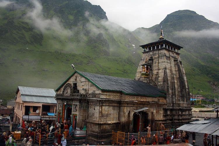 Side view of Kedarnath Temple by Ayushmanik